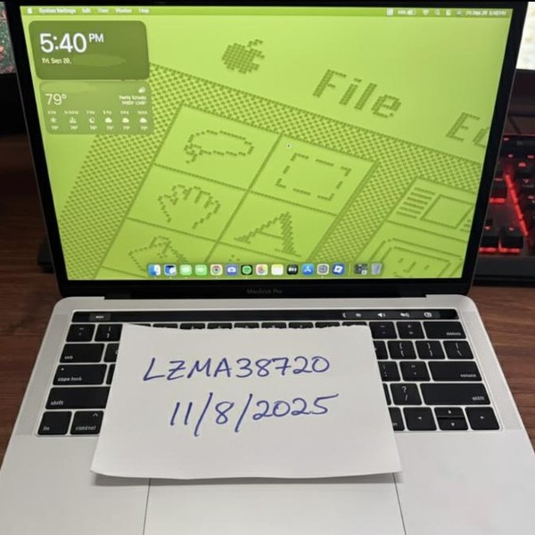 MacBook Pro 2019 - 13 inch - 128 GB, Silver, 8 GB, Intel Core i5