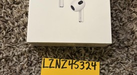 New
													Apple AirPods 3rd Gen - MagSafe Case, photo 1 of 2