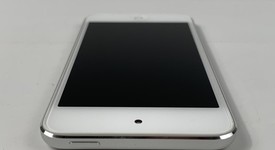 Mint
													Apple iPod Touch 6th Gen - Wi-Fi, Silver, 16 GB, photo 4 of 7