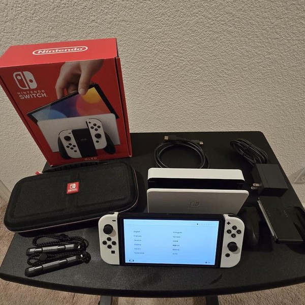 Nintendo Switch - OLED - 64 GB, White