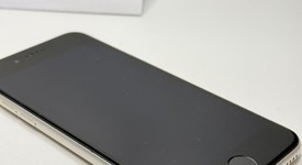 Good
													Apple iPhone SE 3rd Gen 2022 - Unlocked, Starlight, 128 GB, A2595, photo 2 of 5