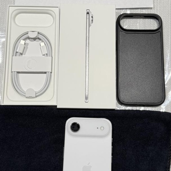 Apple iPhone Air - Unlocked, 256 GB, Cloud White, A3260