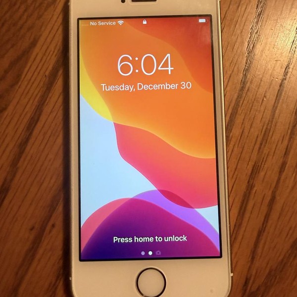 Apple iPhone SE 1st Gen 2016 - Unlocked, 64 GB, Gold, A1662