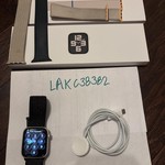 Good Apple Watch SE (2nd Gen) 44mm - Starlight, A2723 - GPS, Aluminum