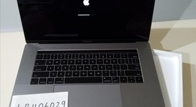 Mint
													MacBook Pro 2016 (With Touch Bar) - 15" - Gray, 256 GB, 16 GB, photo 6 of 6