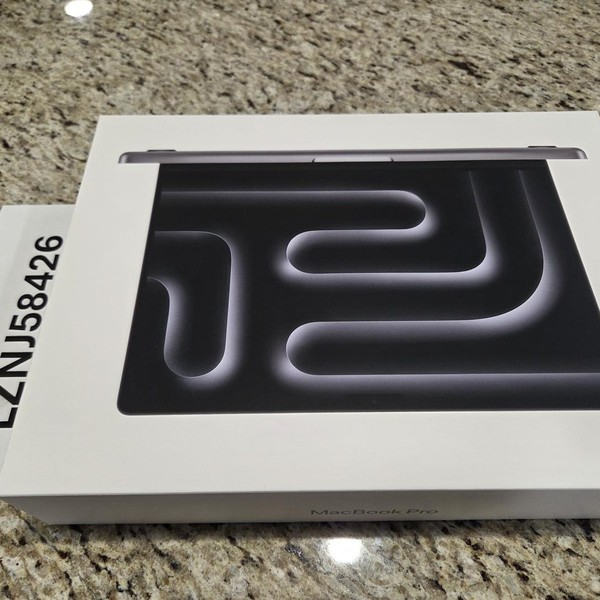 MacBook Pro Late 2023 (M3) - 14 inch - 512 GB, Silver, 8 GB, Apple M3, 10-core GPU