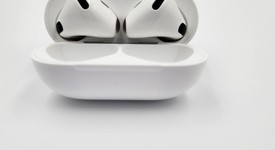 Used
													Apple AirPods 4th Gen - Standard, photo 5 of 7