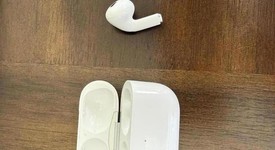 Used
													Apple AirPods Pro 2 - Lightning, photo 2 of 3