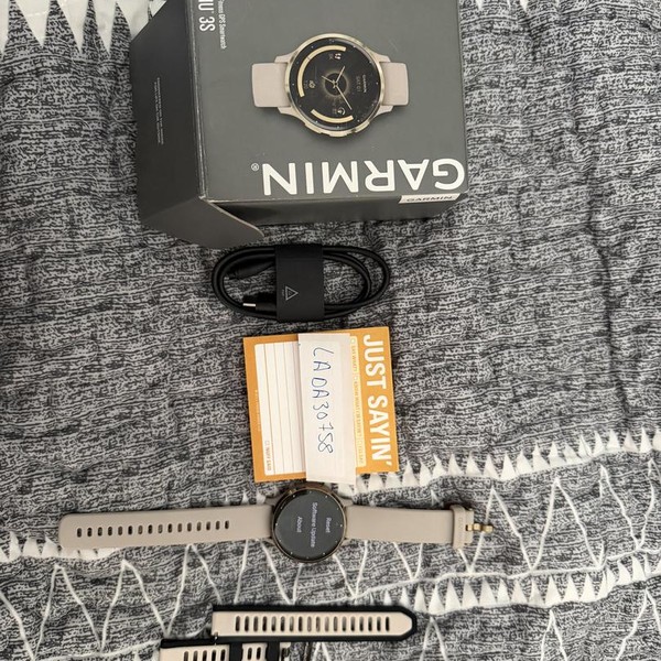 Garmin Venu 3S - Gold