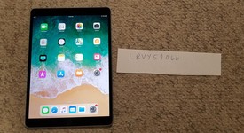 Mint
													Apple iPad Pro 10.5" - AT&T, Gray, 64 GB, photo 1 of 7