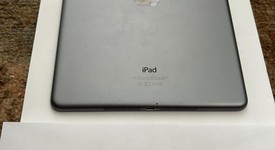 Good
													Apple iPad Air - Wi-Fi, Gray, 32 GB, photo 1 of 2
