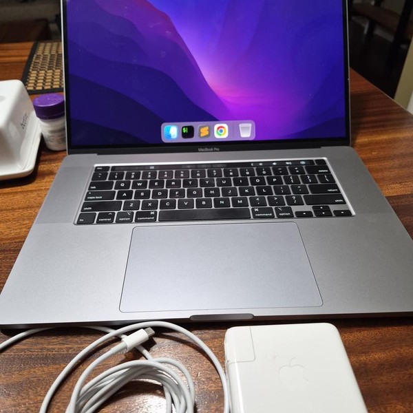 MacBook Pro 2019 - 16 inch - 1 TB, Silver, 32 GB, Intel Core i9