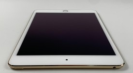 Good
													Apple iPad Mini 4 - Unlocked, Gold, 64 GB, photo 5 of 7