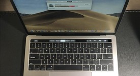 Good
													MacBook Pro 2017 (With Touch Bar) - 13" - Gray, 256 GB, 8 GB, photo 2 of 9