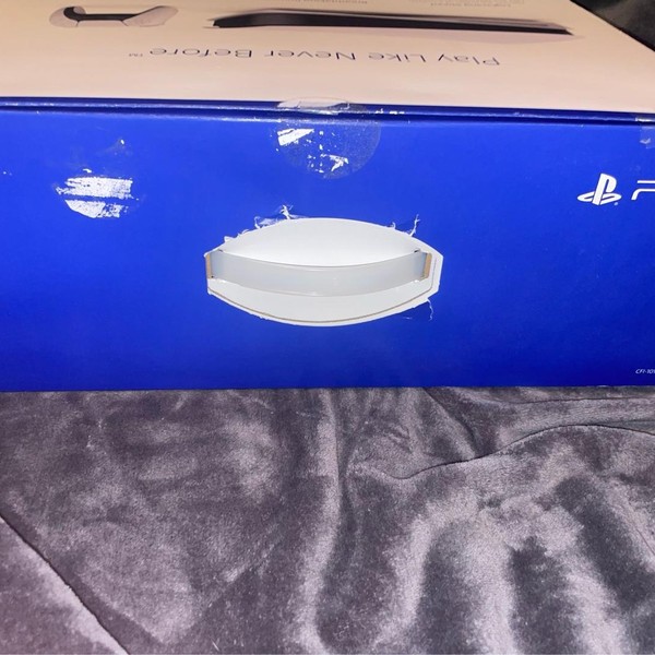 PlayStation 5 Standard Edition (2020) - 825 GB, White, Standard Edition