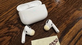 Used
													Apple AirPods Pro - Wireless Case, photo 3 of 5