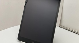 Fair
													Apple iPad 8th Gen - Unlocked, Gray, 32 GB, A2428, photo 2 of 7
