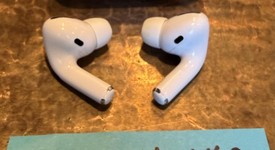 Used
													Apple AirPods Pro - MagSafe Case, photo 1 of 4