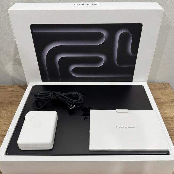 MacBook Pro 2024 - 16 inch - 1 TB, Space Black, 36 GB, Apple M4 Max 14-core
