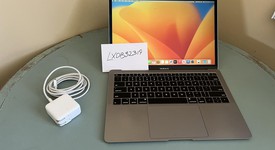 Good
													MacBook Air 2018 - 13" - I5, Gray, 256 GB, 8 GB, photo 1 of 10