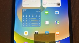 Good
													Apple iPad Pro 12.9" 2nd Gen 2017 - Unlocked, Gray, 64 GB, photo 1 of 8