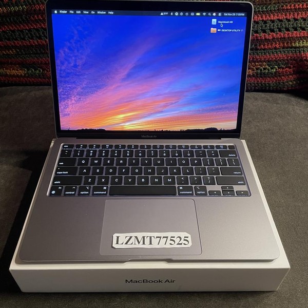 MacBook Air 2020 - 13 inch - 256 GB, Gray, 8 GB, Apple M1