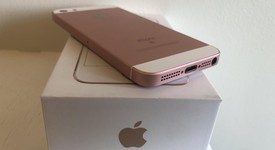Good
													Apple iPhone SE 1st Gen 2016 - Unlocked, Rose Gold, 32 GB, A1662, photo 4 of 13