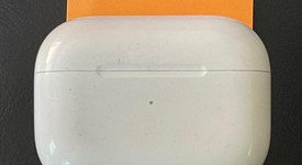 Used
													Apple AirPods Pro - Wireless Case, photo 2 of 5
