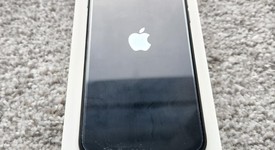 Mint
													Apple iPhone SE 3rd Gen 2022 - Unlocked, Midnight, 64 GB, A2595, photo 3 of 8