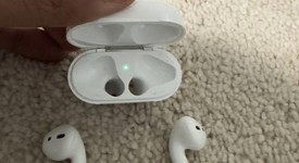 Used
													Apple AirPods 1st Gen - Lightning Case, photo 4 of 4