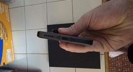 Mint
													Vivo X200 Ultra - Unlocked Non-US, Red, 256 GB, 12 GB, photo 4 of 7