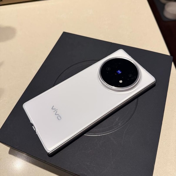 Vivo X Fold5 - Unlocked Non-US, White, 512 GB, 16 GB