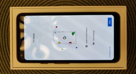 Mint
													Google Pixel 2 XL - Unlocked, Black, 64 GB, Google Edition, photo 4 of 12