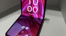Mint
													Motorola Razr Plus (2024) - Unlocked, Pink, 256 GB, 12 GB, photo 2 of 28