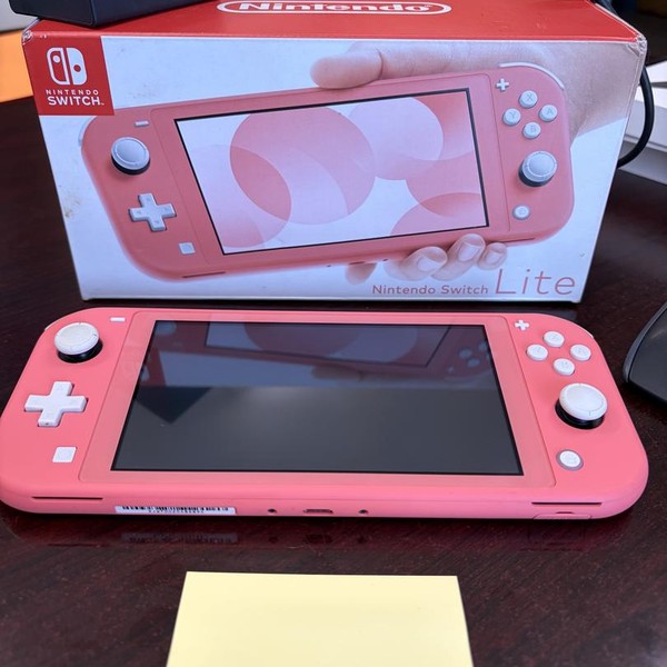 Nintendo Switch Lite - Coral