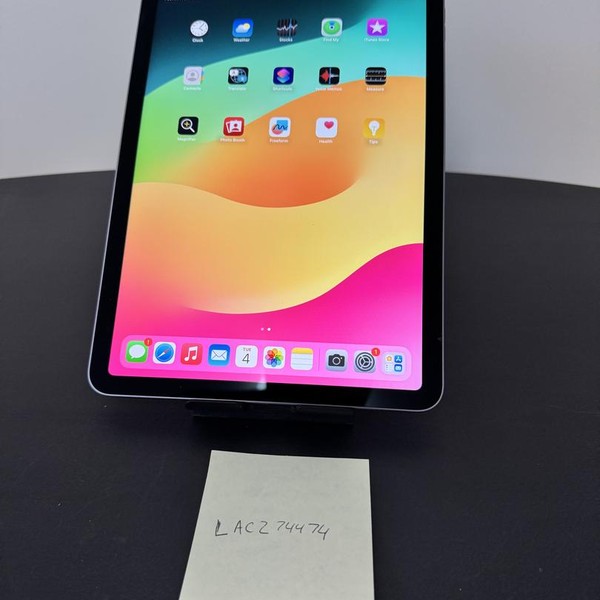 Apple iPad Air 5th Gen - Wi-Fi, 64 GB, Purple, A2588