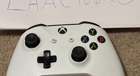 Good
													Xbox One X (2017) - White, Standard, photo 3 of 11