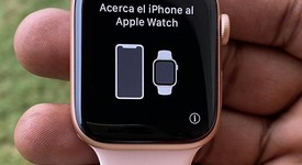 Mint
													Apple Watch Series 5 44mm - Gold, A2093 - GPS, Aluminum, photo 2 of 15