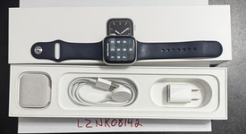 Fair
													Apple Watch Series 5 44mm - Silver, A2093 - GPS, Aluminum, photo 5 of 7