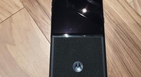 Mint
													Motorola Razr Ultra (2025) - Unlocked, PANTONE Scarab, 1 TB, 16 GB, photo 4 of 10