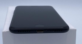 Mint
													Apple iPhone 7 - AT&T, Black, 32 GB, A1778, photo 4 of 4