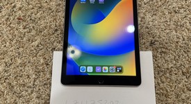 Good
													Apple iPad Pro 9.7" - Unlocked, Gray, 32 GB, A1674, photo 1 of 5