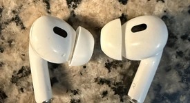 Used
													Apple AirPods Pro 2 - USB-C, photo 2 of 7
