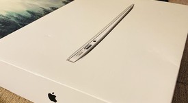 Good
													MacBook Air 2017 - 13" - I5, Silver, 256 GB, 8 GB, photo 3 of 14