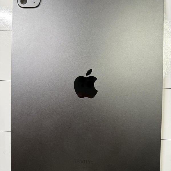 Apple iPad Pro 11 inch (M4) 2024 - Unlocked, 256 GB, Black, 8 GB, A2837, Standard Glass