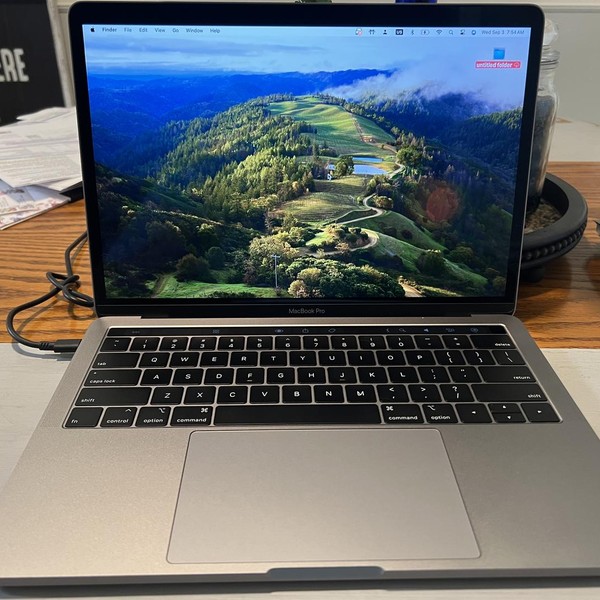 MacBook Pro 2019 - 13 inch - 128 GB, Gray, 8 GB, Intel Core i5