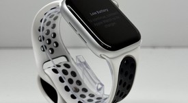 Good
													Apple Watch SE 2nd Gen 44mm - Unlocked, Silver, A2727 - Cellular, Aluminum, photo 3 of 4