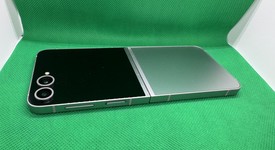 Good
													Samsung Galaxy Z Flip6 - Unlocked, Silver, 512 GB, 12 GB, SM-F741U1, photo 2 of 5