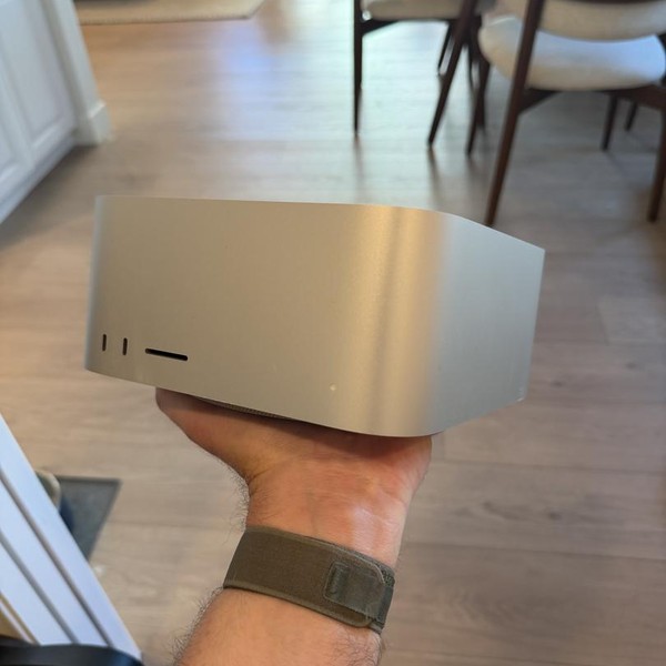 Mac Studio 2023 - Apple M2 Ultra, 2 TB, 128 GB, 60 Core GPU