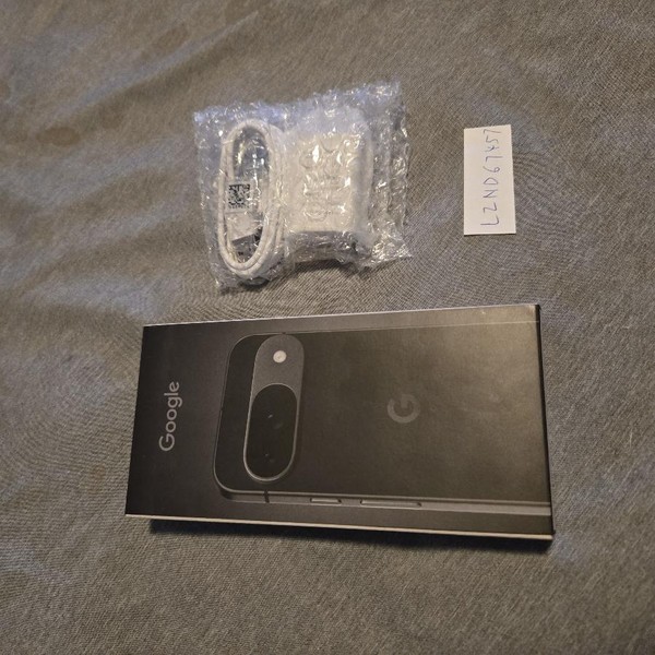 Google Pixel 9 - Mint Mobile, 128 GB, Obsidian, 12 GB, G2YBB